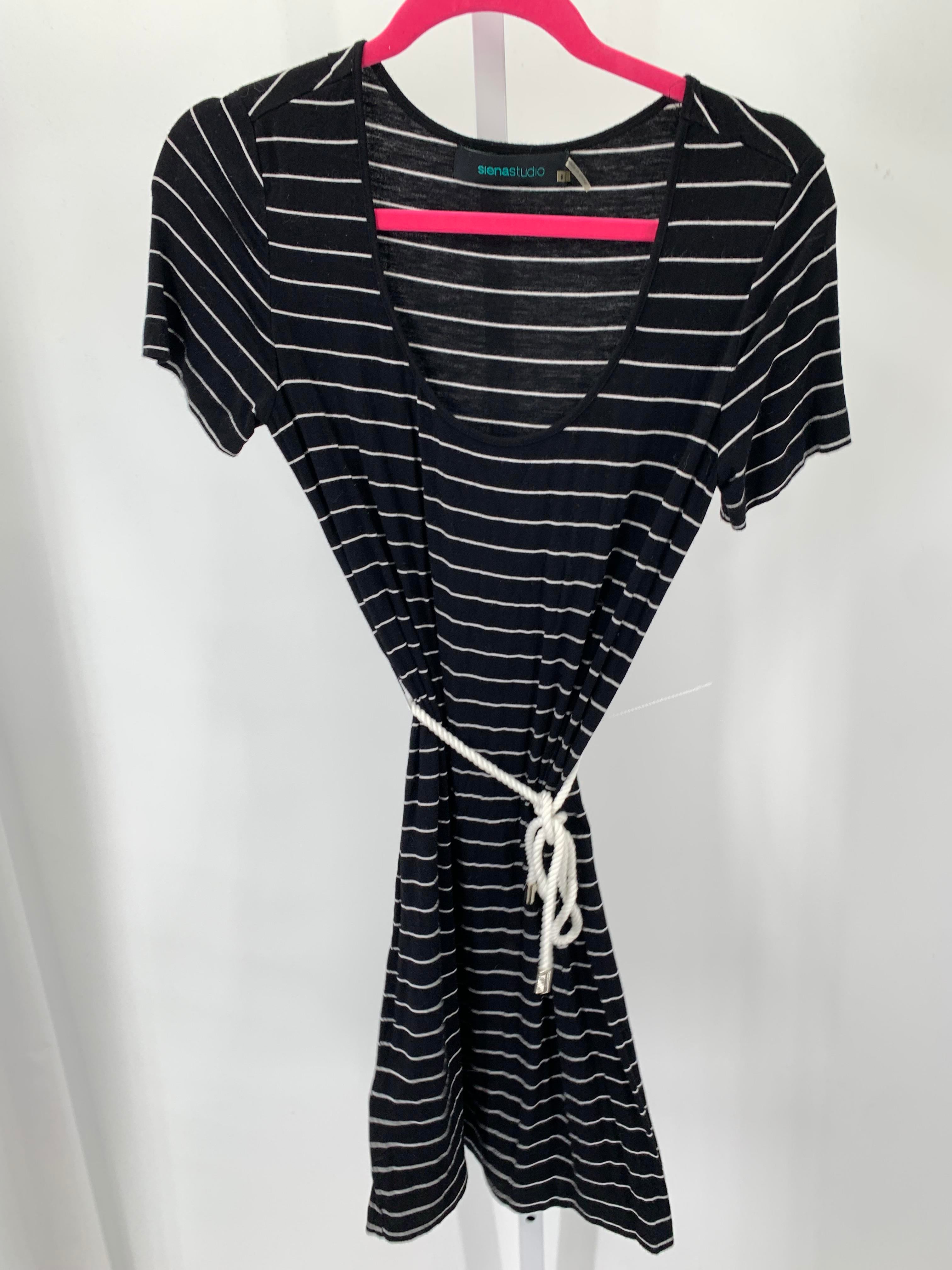 Size 8 Juniors Short Sleeve Dress