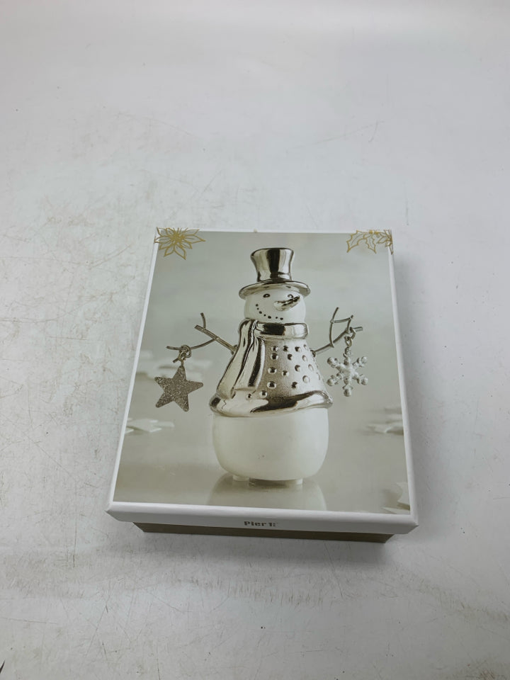 PIER 1 WHITE/SILVER SNOWMAN IN BOX.