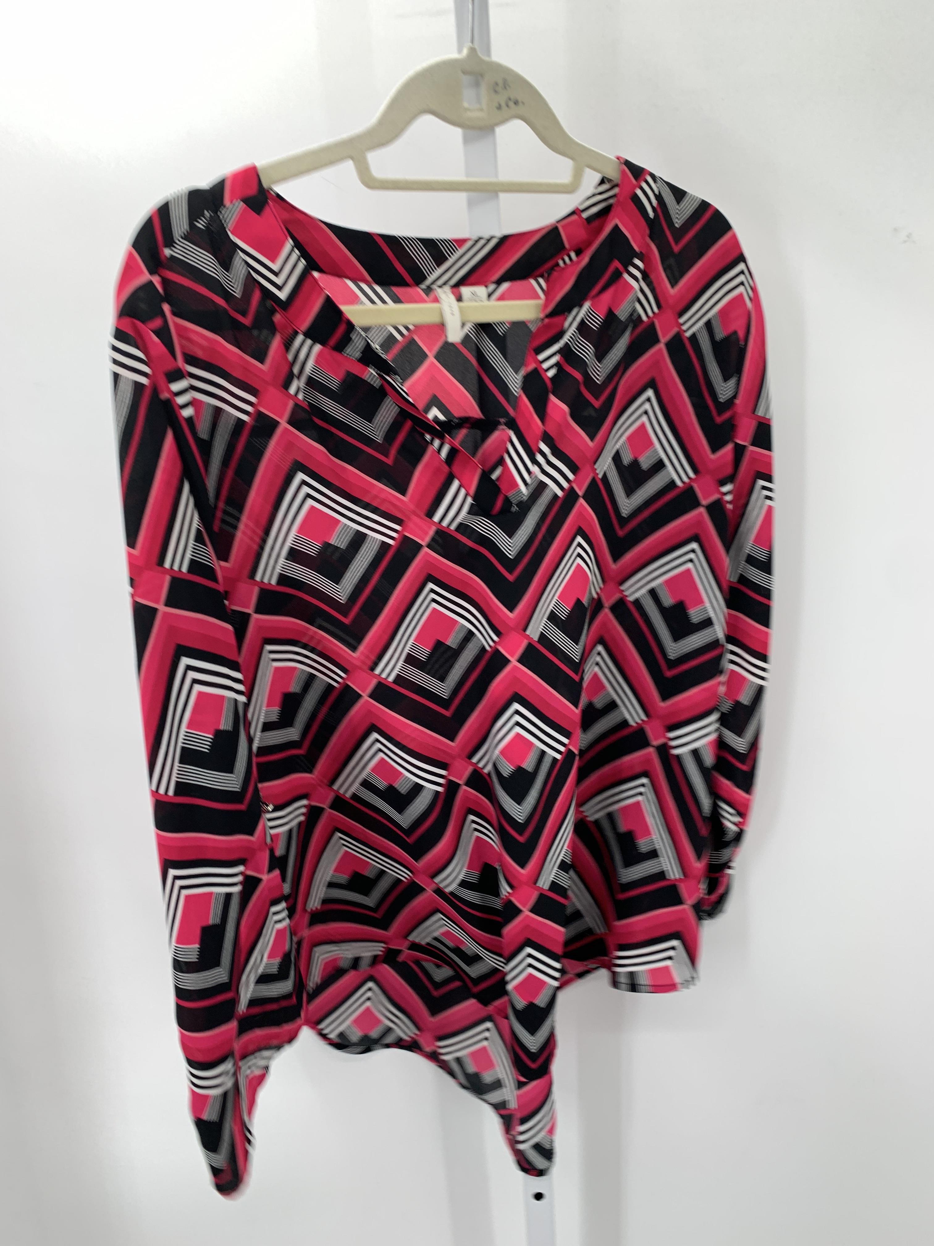Size Extra Large Misses 3/4 Sleeve Shirt