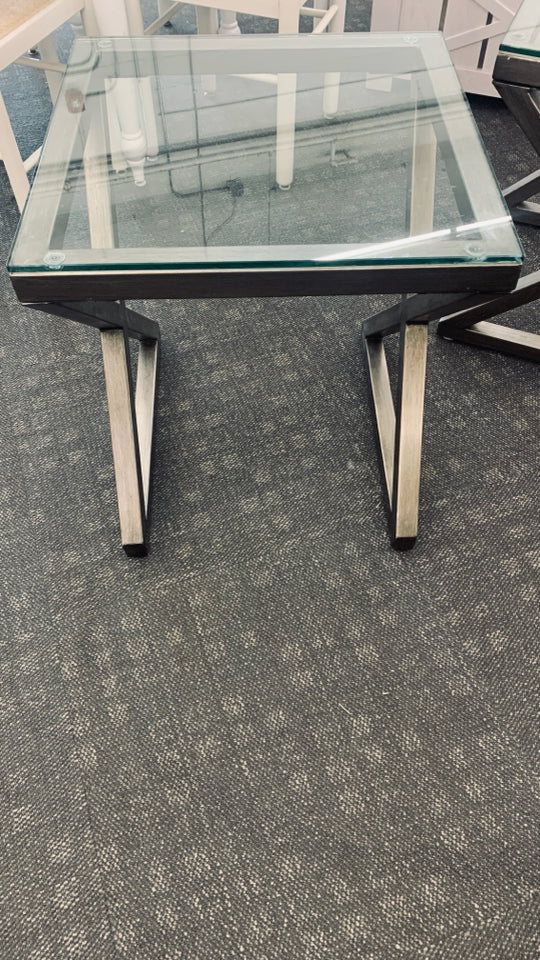 SILVER METAL SQUARE GLASS END TABLE.