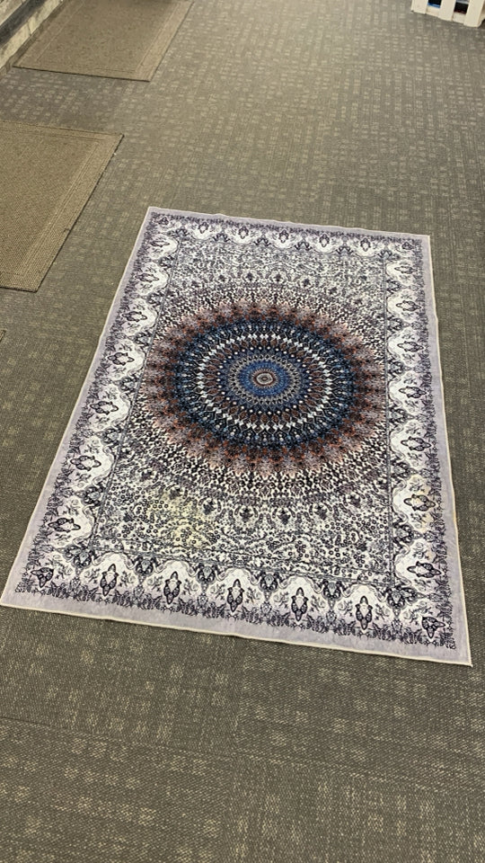 MANDALA PRINT GREY AREA RUG.