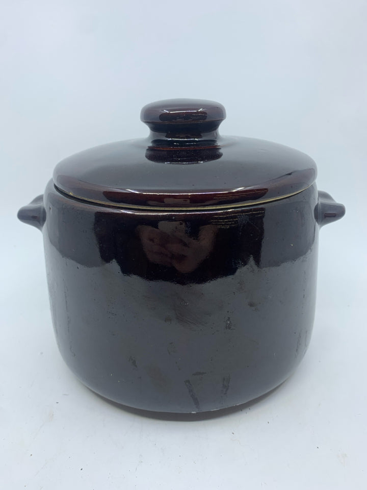 VTG BROWN BEAN POT W LID.