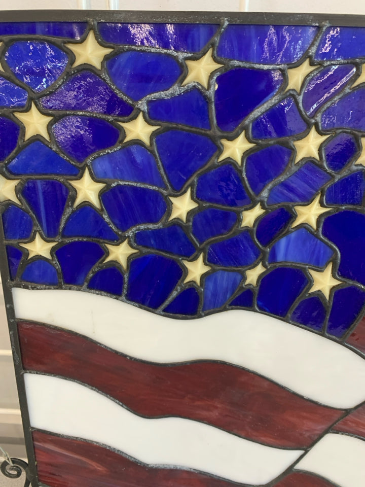 LG STAINED GLASS AMERICAN FLAG SUNCATCHER.