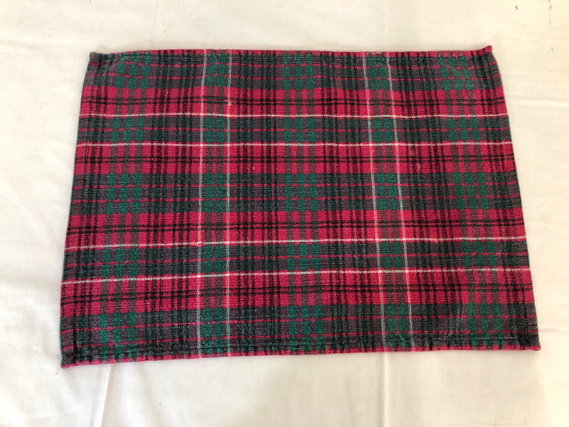 6 GREEN RED PLAID PLACEMATS.