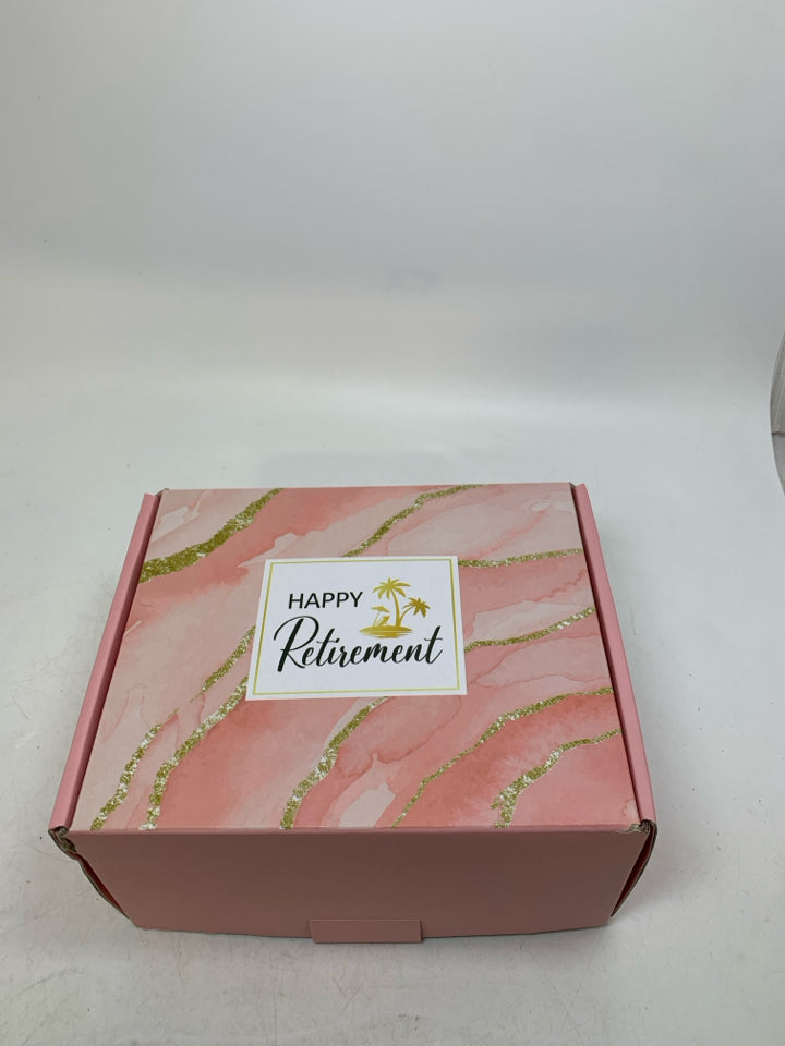 IN BOX HAPPY RETIREMENT BOX SOCKS CANDLE TUMBLER BRACELET & BOOK MARK.