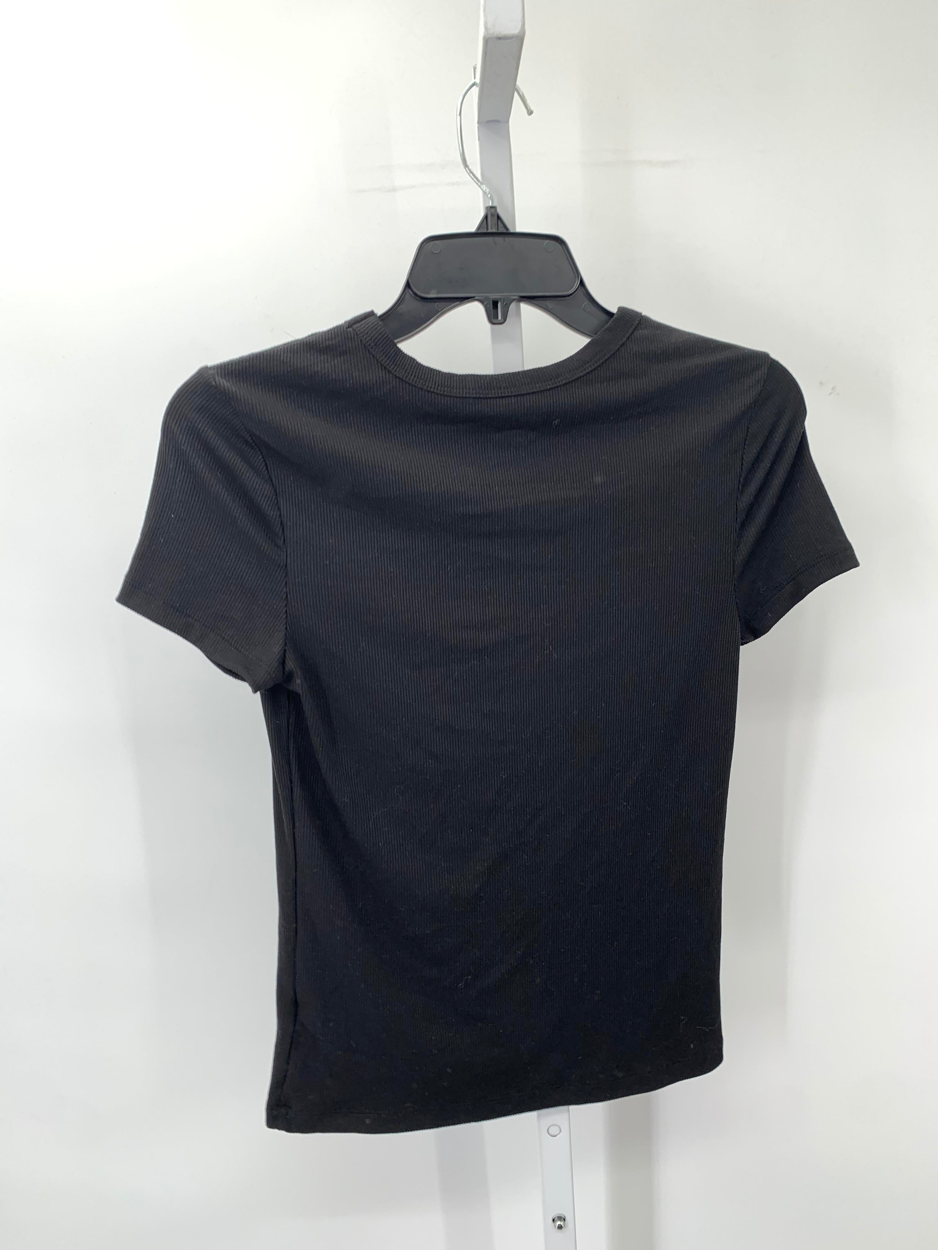 No Boundries Size Medium Juniors Short Sleeve Shirt