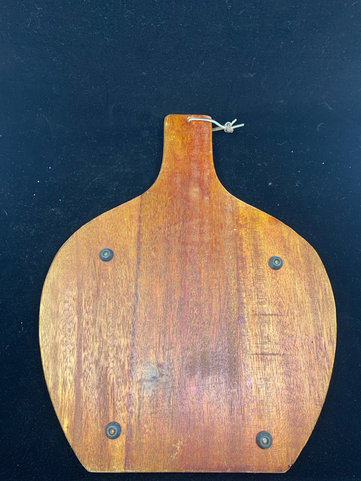 WOOD CUTTING BOARD W FRUIT TILE.