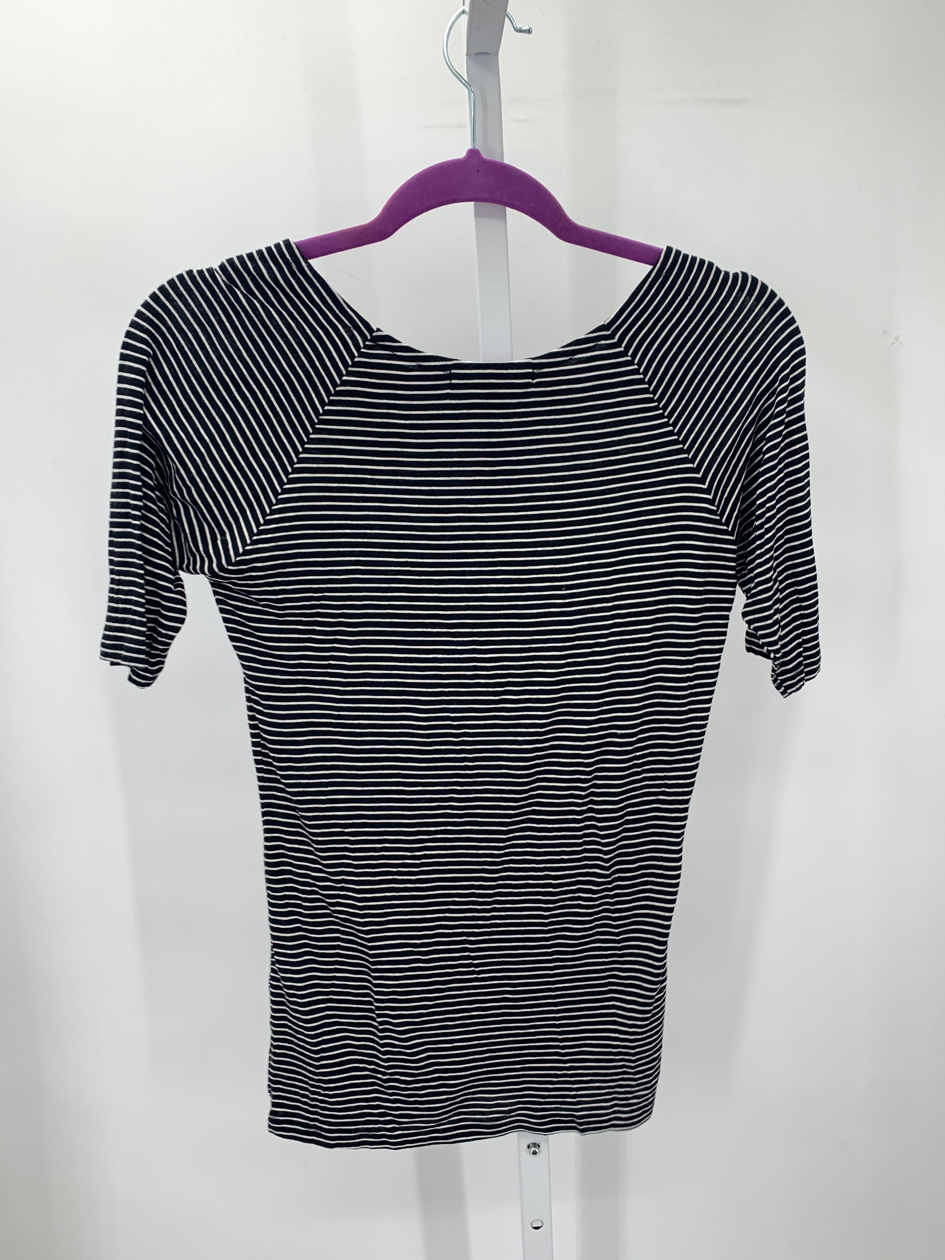 American dream Size Medium Juniors Short Sleeve Shirt
