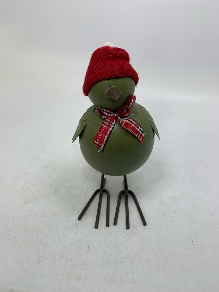 GREEN METAL BOBBLE CHICKADEE W/ HAT.