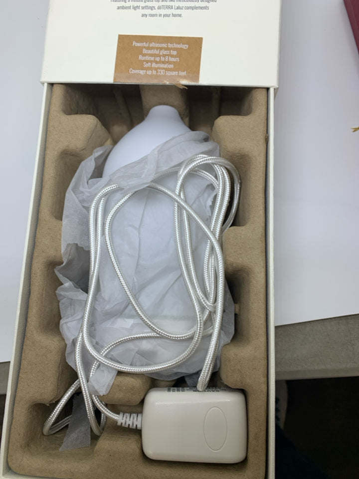 NIB LALUZ ULTRASONIC GLASS DIFFUSER.