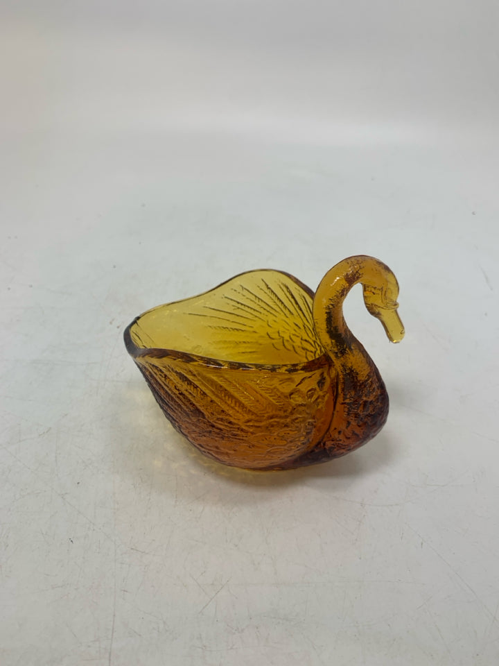 VTG SMALL GLASS TEXTURED SWAN TRINKET BOWL.