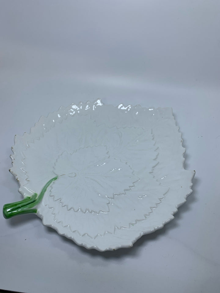VTG TEXTURED LARGE LEAF PLATTER W/ GREEN STEM MADE IN ITALY.