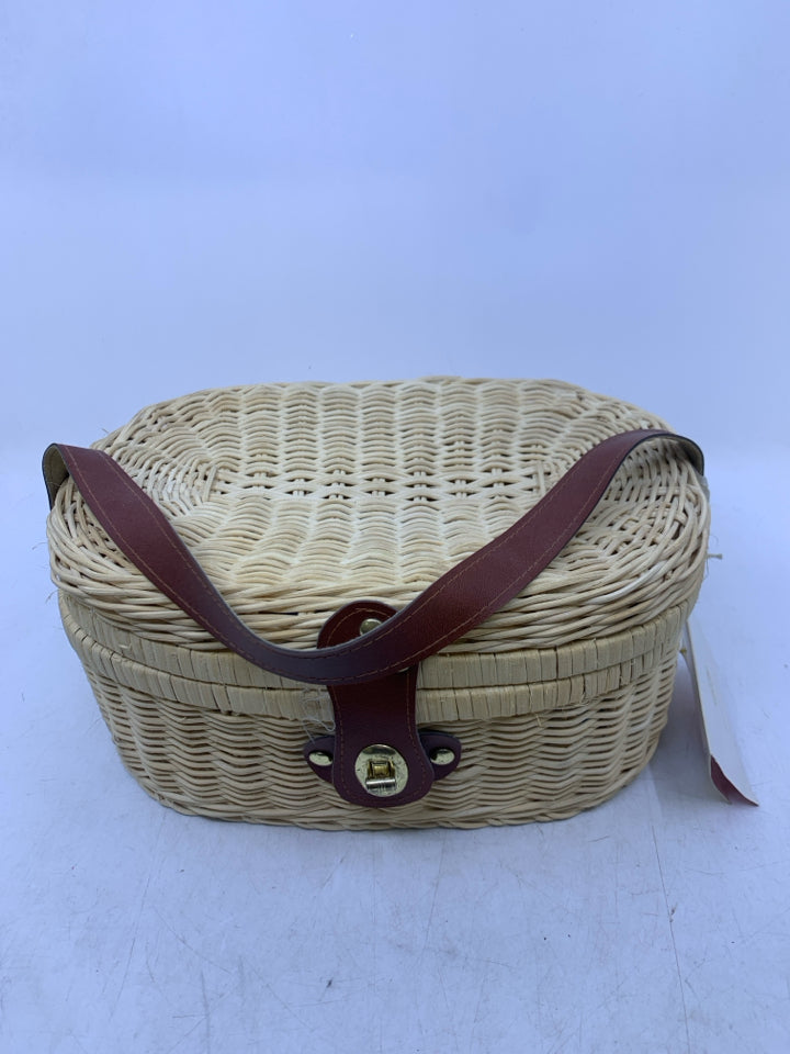 MINI DRAGONFLY TEA SET IN BLONDE BASKET CASE.