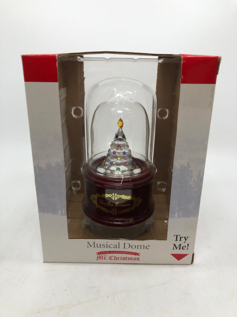 NIB CHRISTMAS TREE MUSICAL DOME.