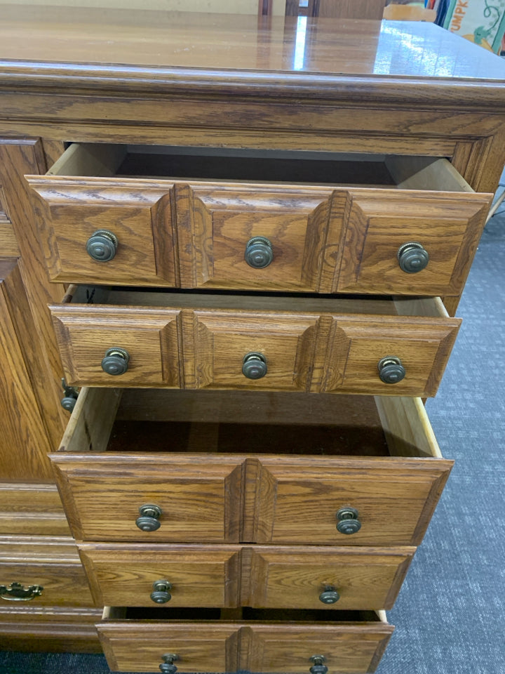 LARGE OAK WOOD TALL DRESSER W 6 DRAWERS AND CABINET.