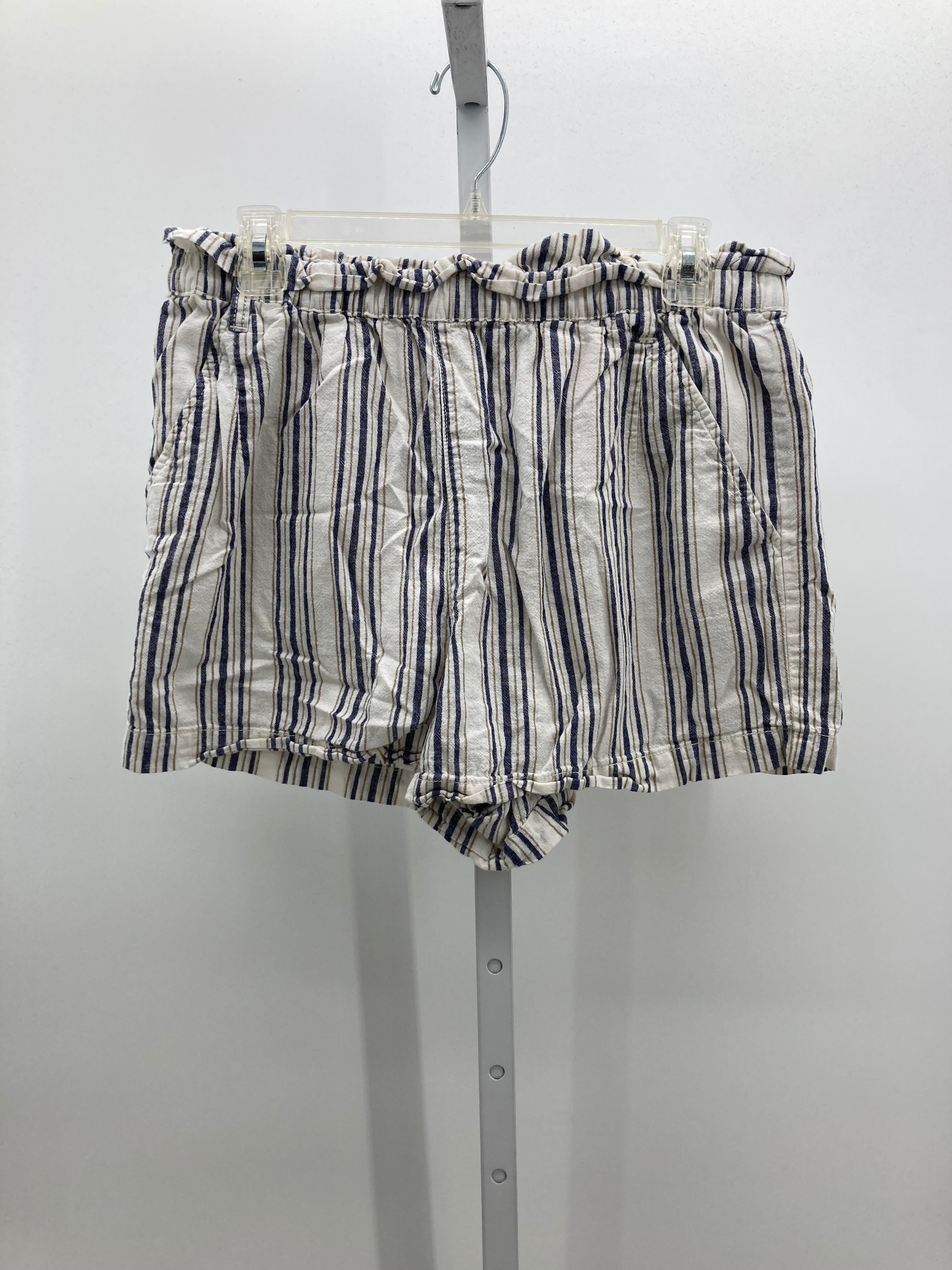 A. Byer Size Large Petite Petite Shorts