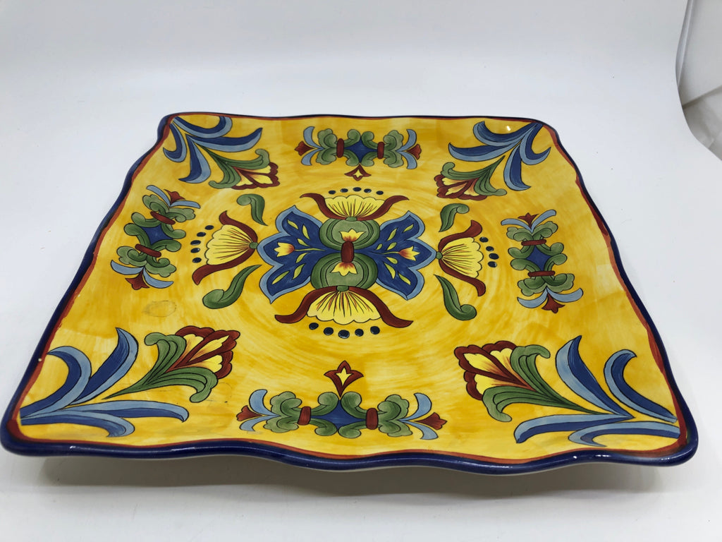 YELLOW/BLUE SQUARE SERVING PLATE.