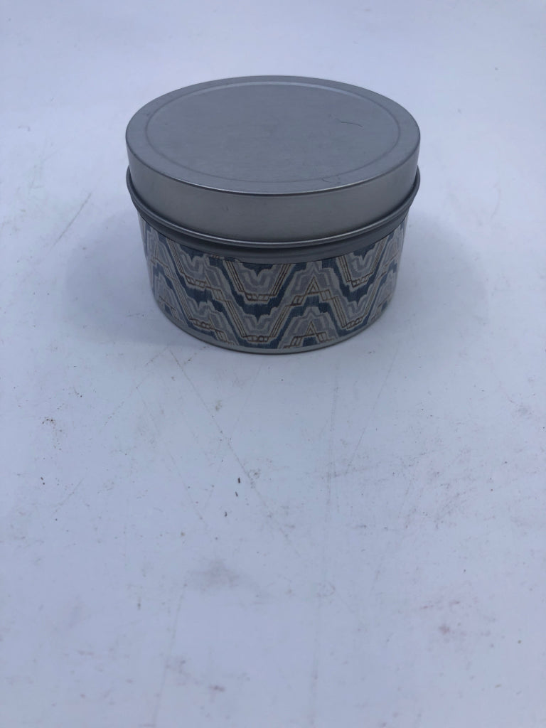 EMERALD AMAZON CANDLE.