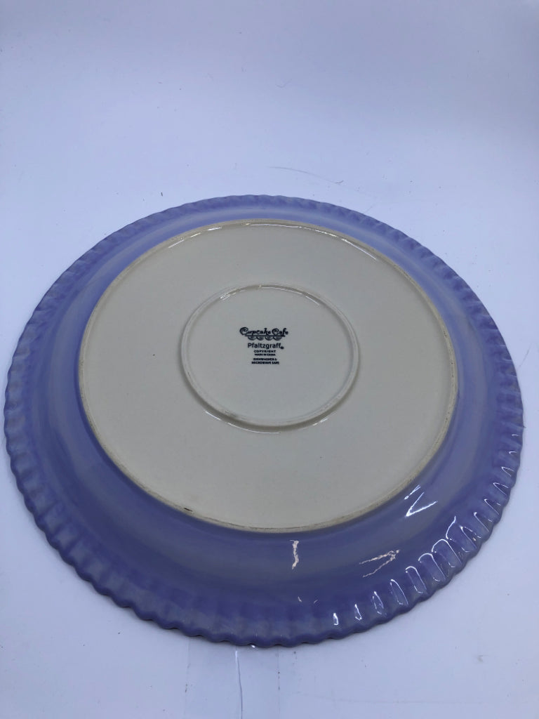 ROUND RUFFLED EDGE PASTEL SERVING PLATE.