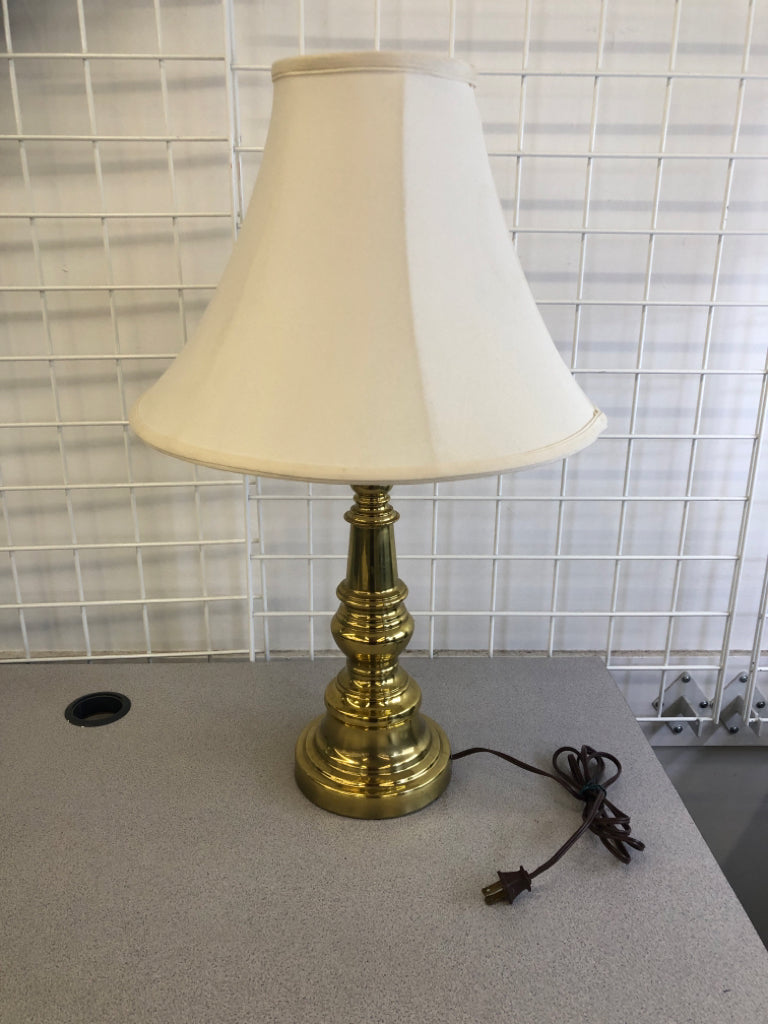 BRASS METAL BASE LAMP W WHITE SHADE.