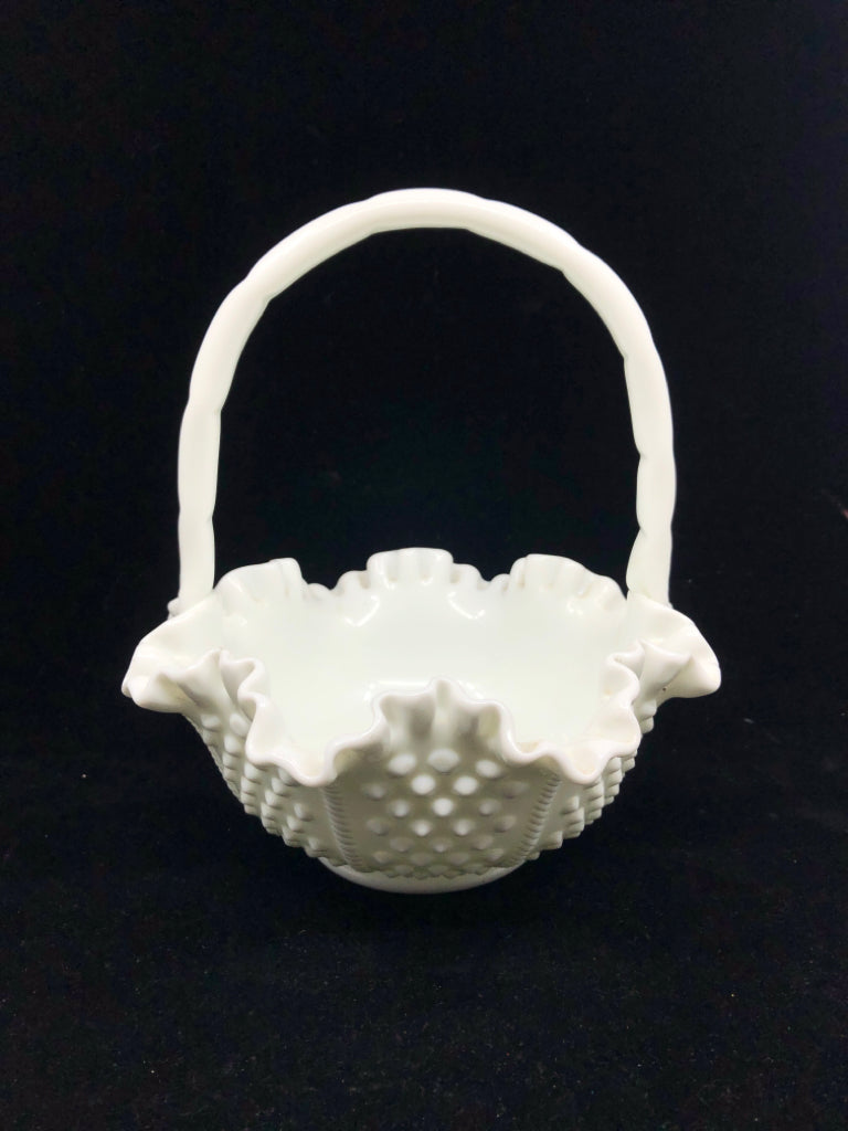 HOBNAIL WAVY EDGE BASKET W HANDLE.