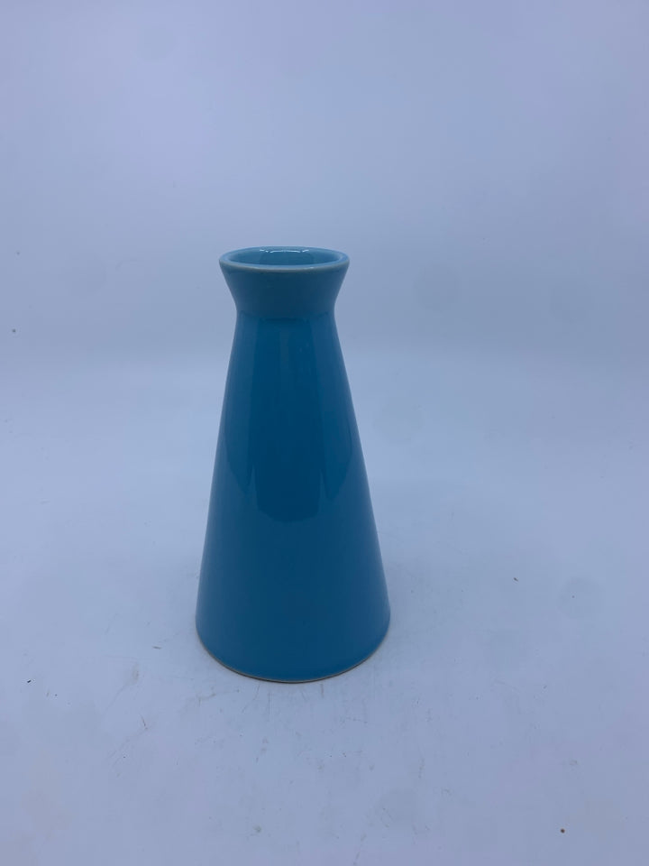 BLUE NARROW BASE VASE.