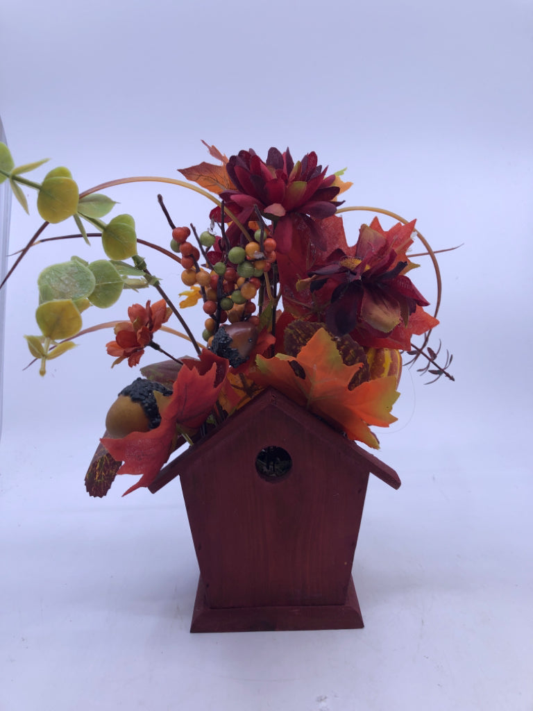 "WELCOME FRIENDS" RED BIRDHOUSE PLANTER WITH PIPBERRIES.