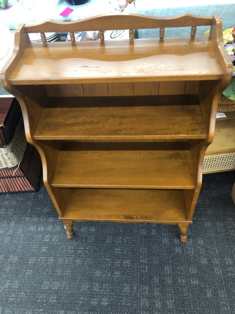 VTG WALNUT WOOD FLOOR SHELF WITH 4 SHELVES.