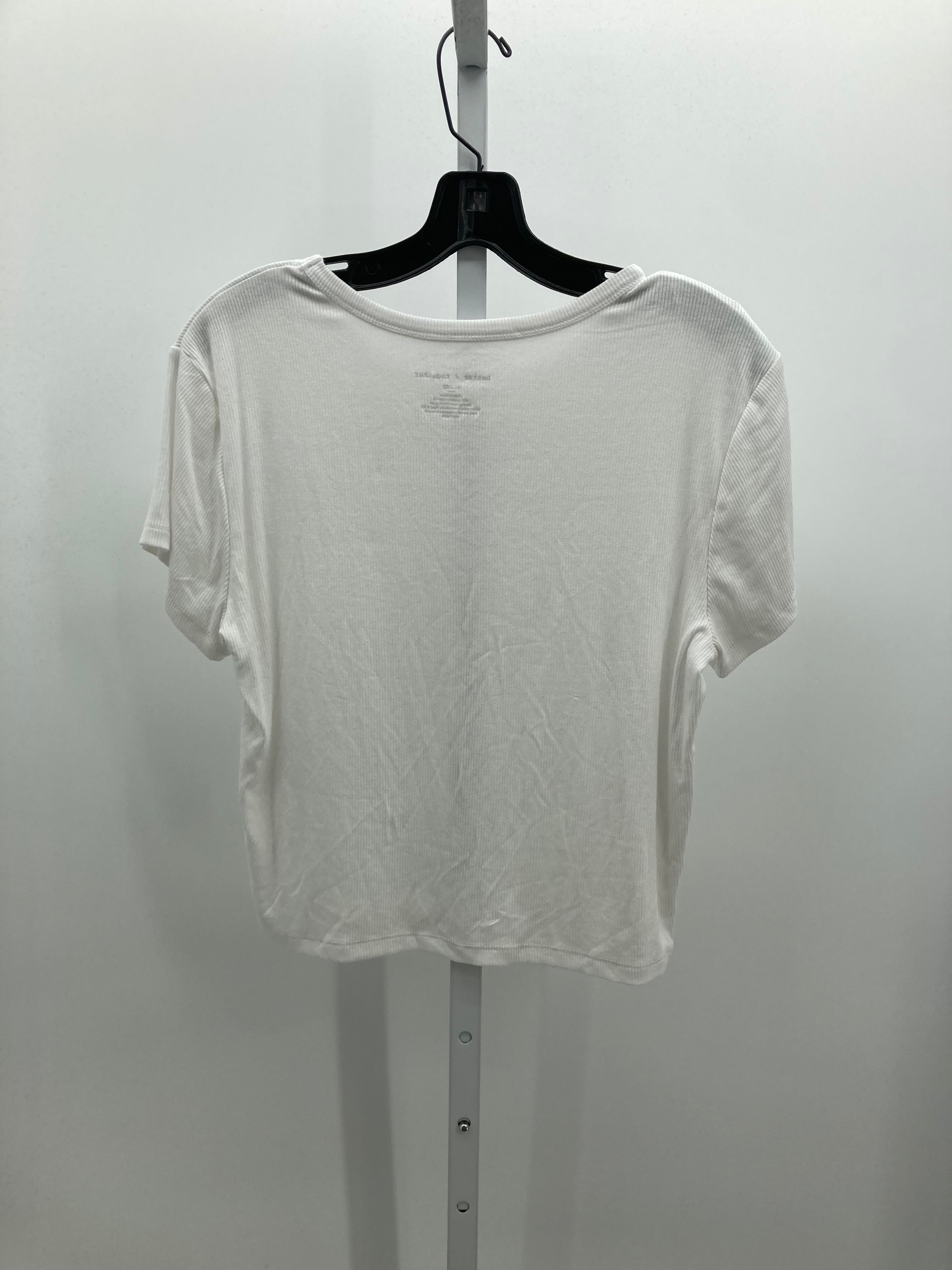 Size Extra Large Juniors Short Sleeve Shirt