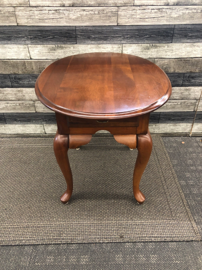 DARK WOOD SIDE TABLE W/ GOLD HARDWARE 1 DRAWER.