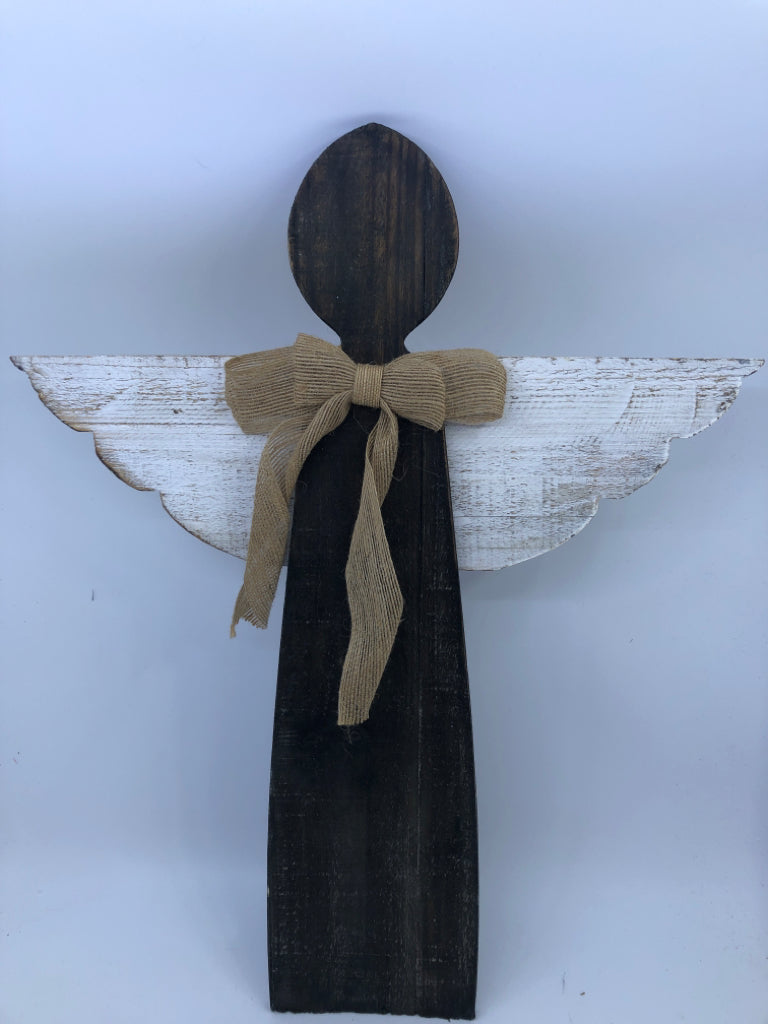 BLACK WOODEN ANGEL/WHITE WINGS & BROWN BOW WALL HANGING.