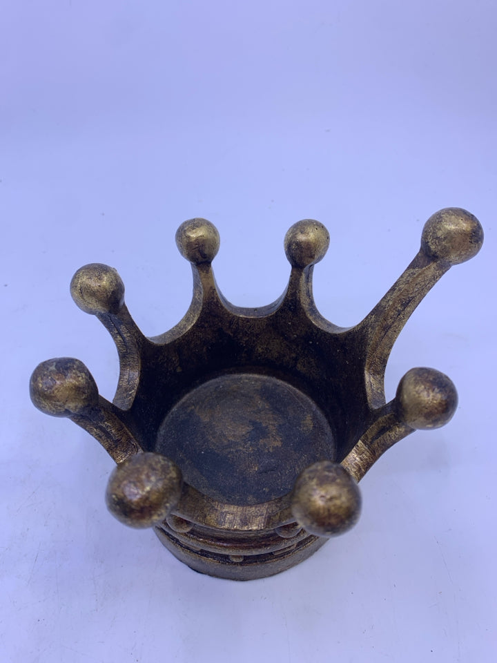 SMALL CROWN CANDLE HOLDER.