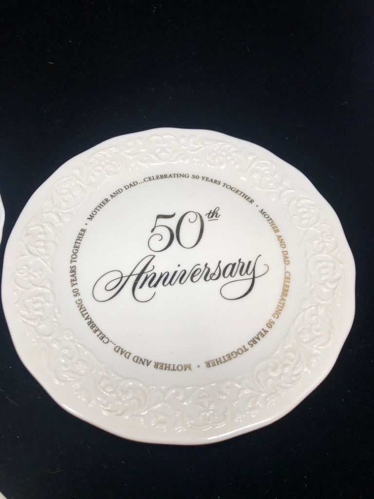 3PC 5OTH ANNIVERSARY PLATE SET.