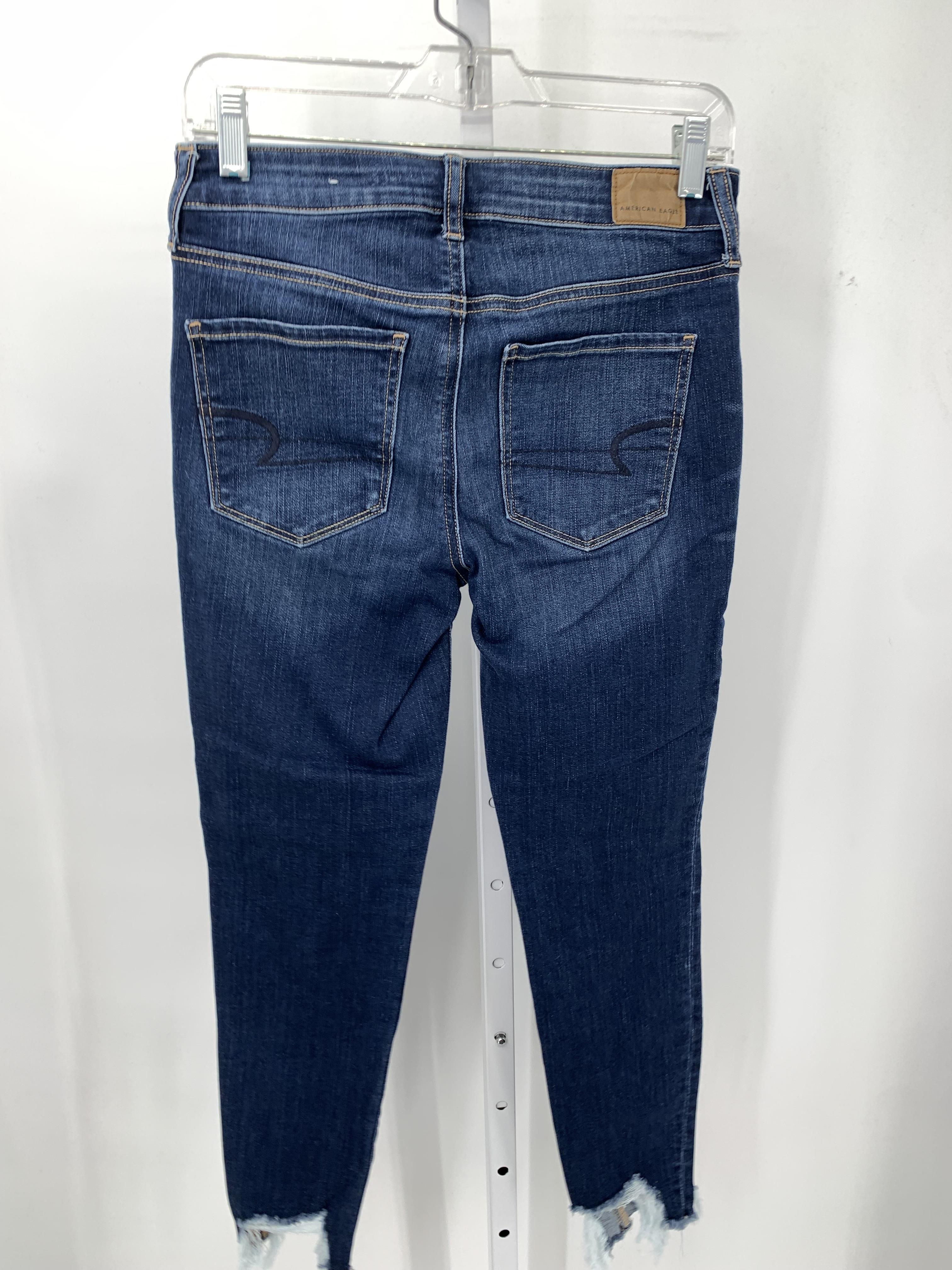 American Eagle Size 6 Juniors Cropped