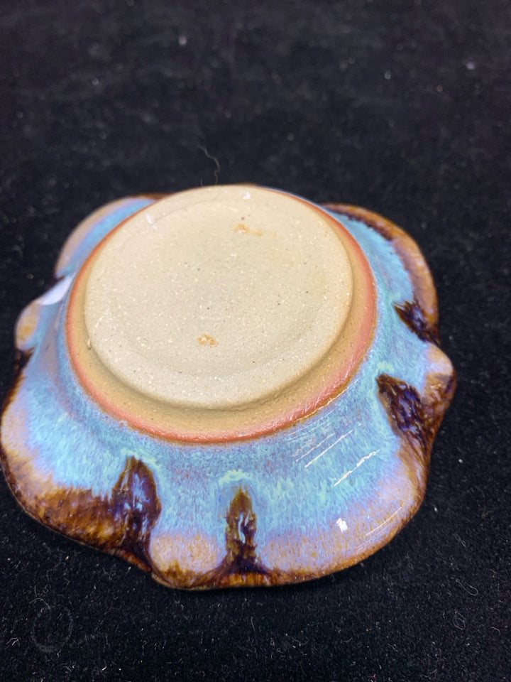 BLUE CRYSTAL POTTERY RING DISH.