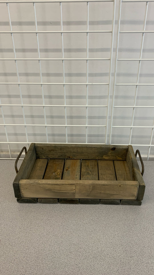 DISTRESSED WOODEN TRAY W/METAL HANDLES.