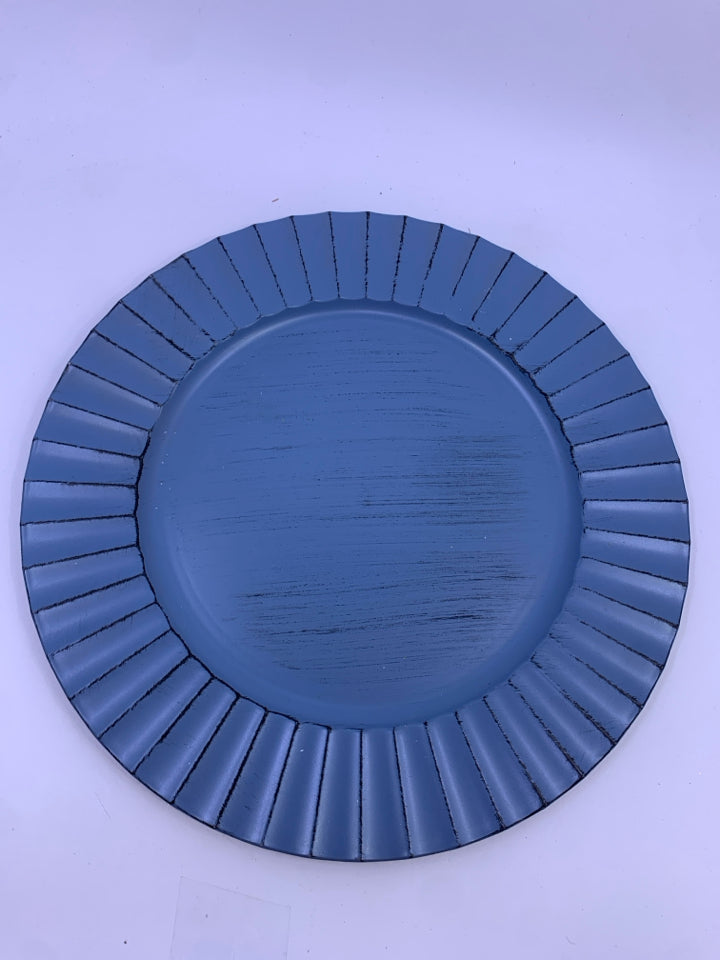 8 LIGHT BLUE DISTRESSED PLASTIC CHARGER PLATES.