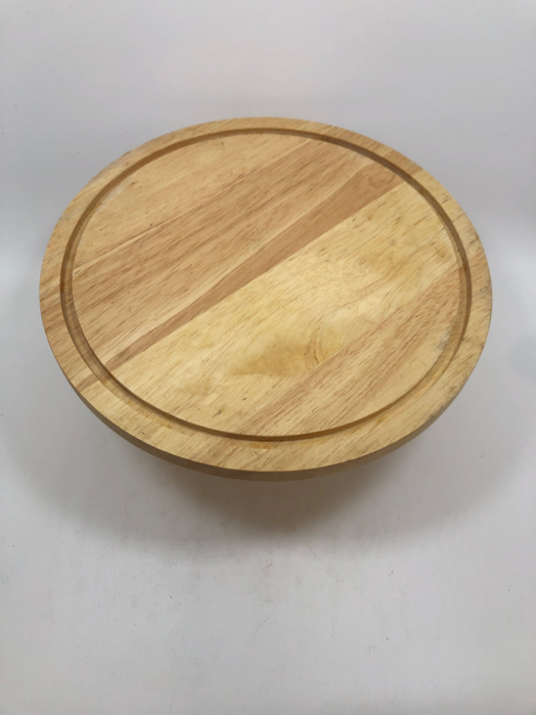 RUBBERWOOD CAKE STAND.