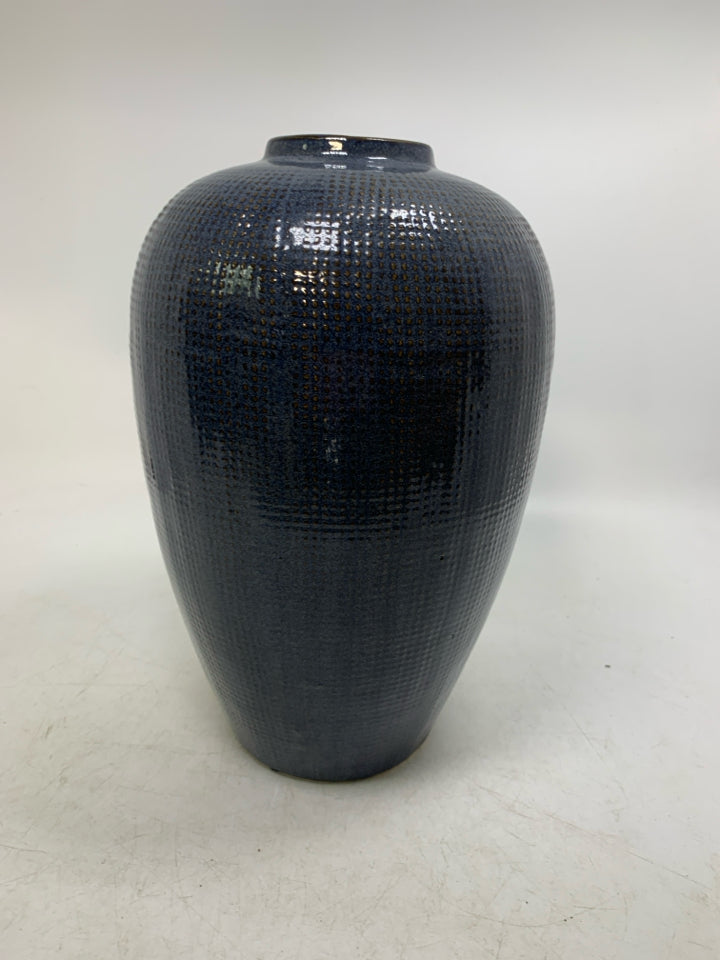 HONEY BLOOM TEXTURED DARK BLUE/PURPLE VASE NO NECK.