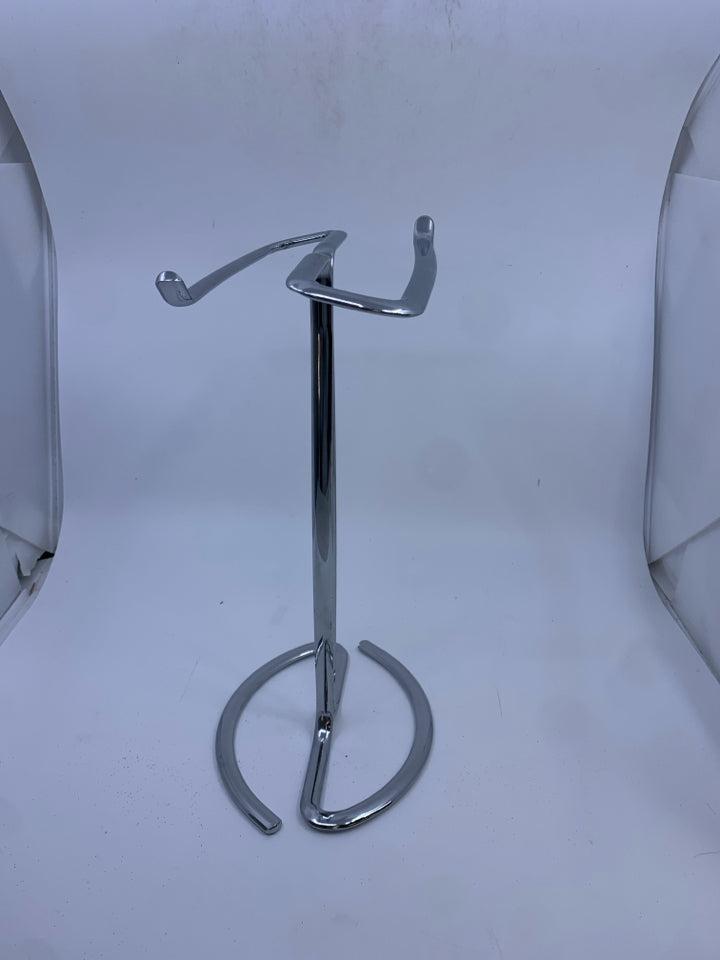 SILVER COUNTER TOWEL HOLDER.