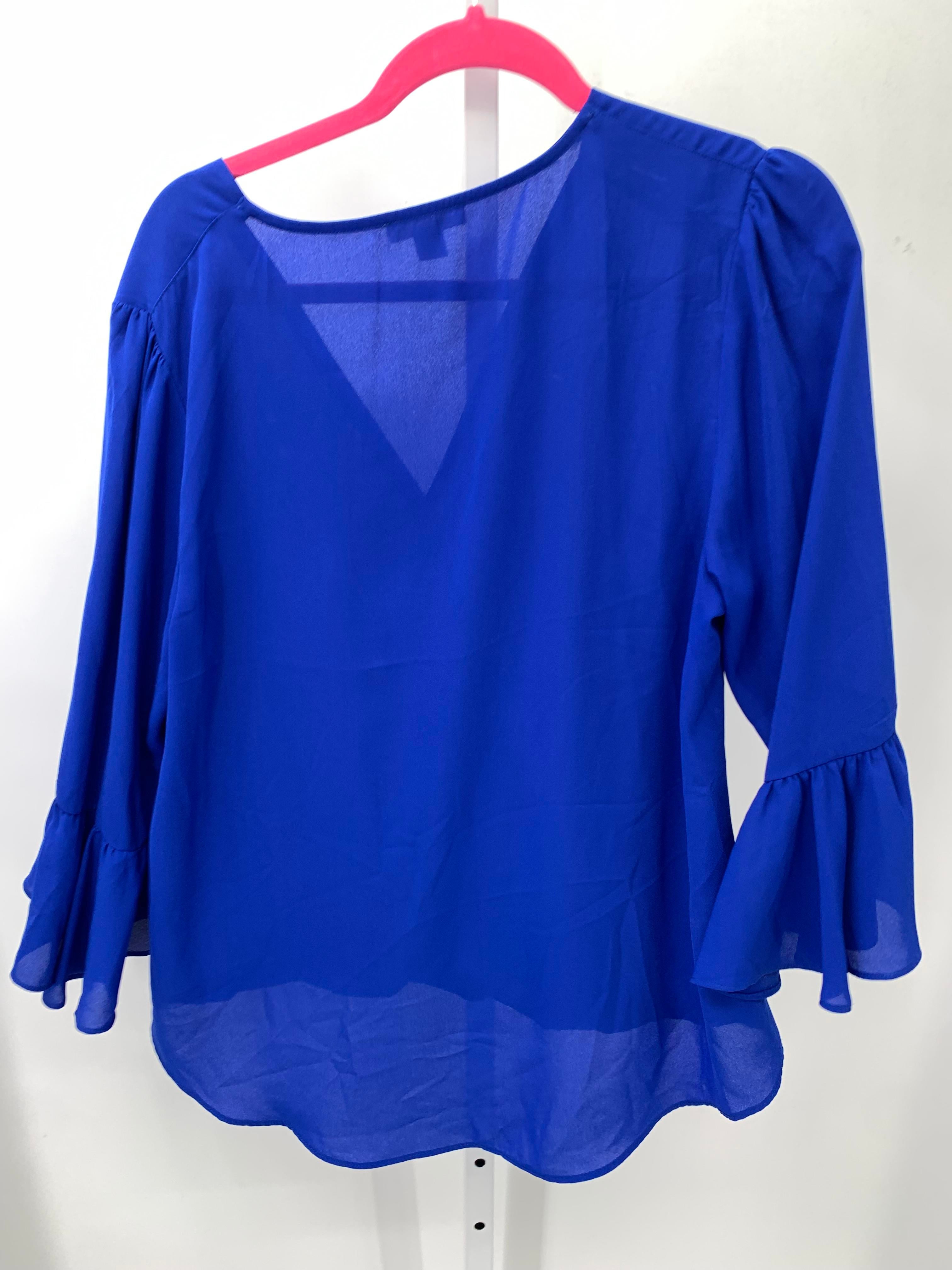 Size Medium Misses 3/4 Sleeve Shirt