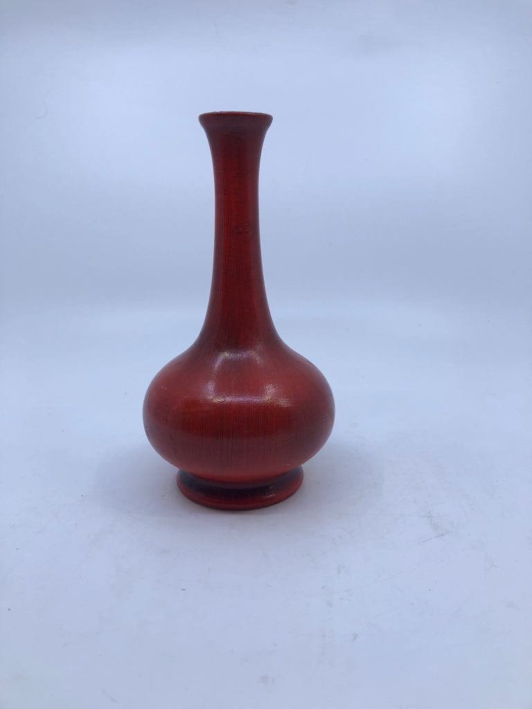 VTG RED WOOD VASE W TALL NECK.