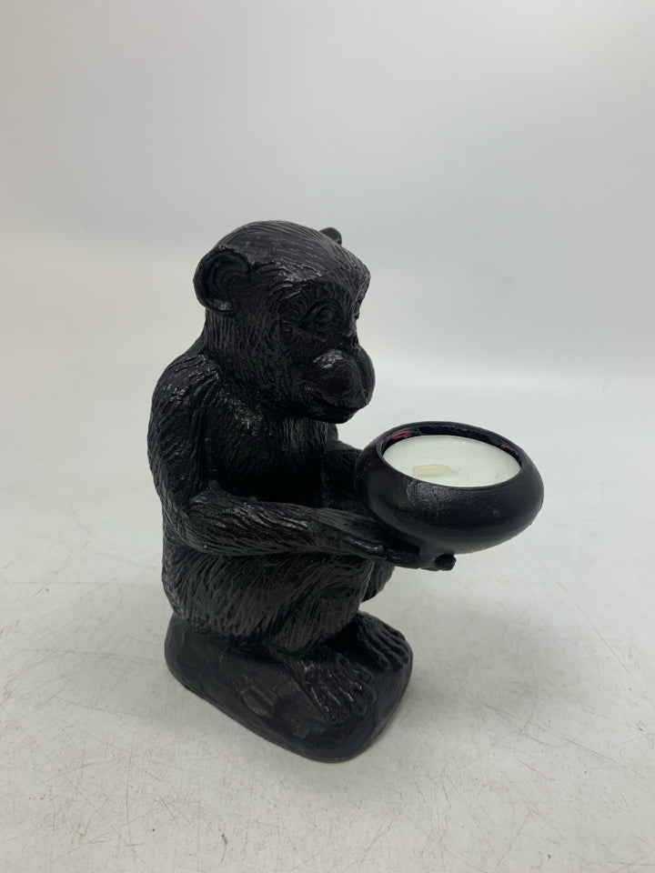 HEAVY RESIN SITTING MONKEY HOLDING TEAL IGHT 6.