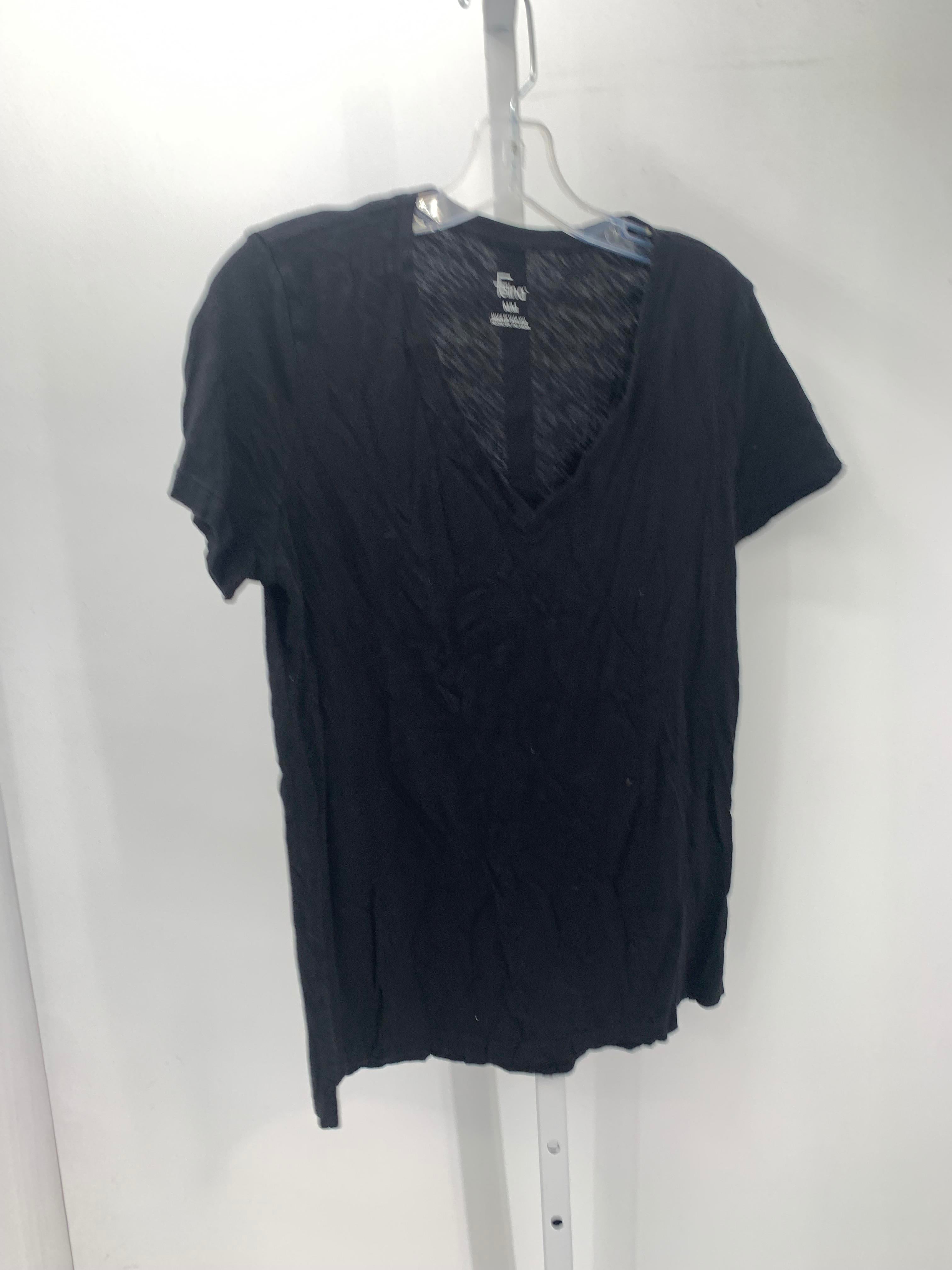 Size Medium Misses Short Sleeve Shirt
