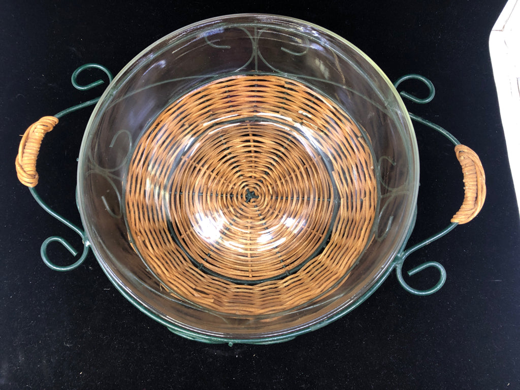 SERVING BOWL IN WICKER HOLDER W GREEN METAL ACCENT.