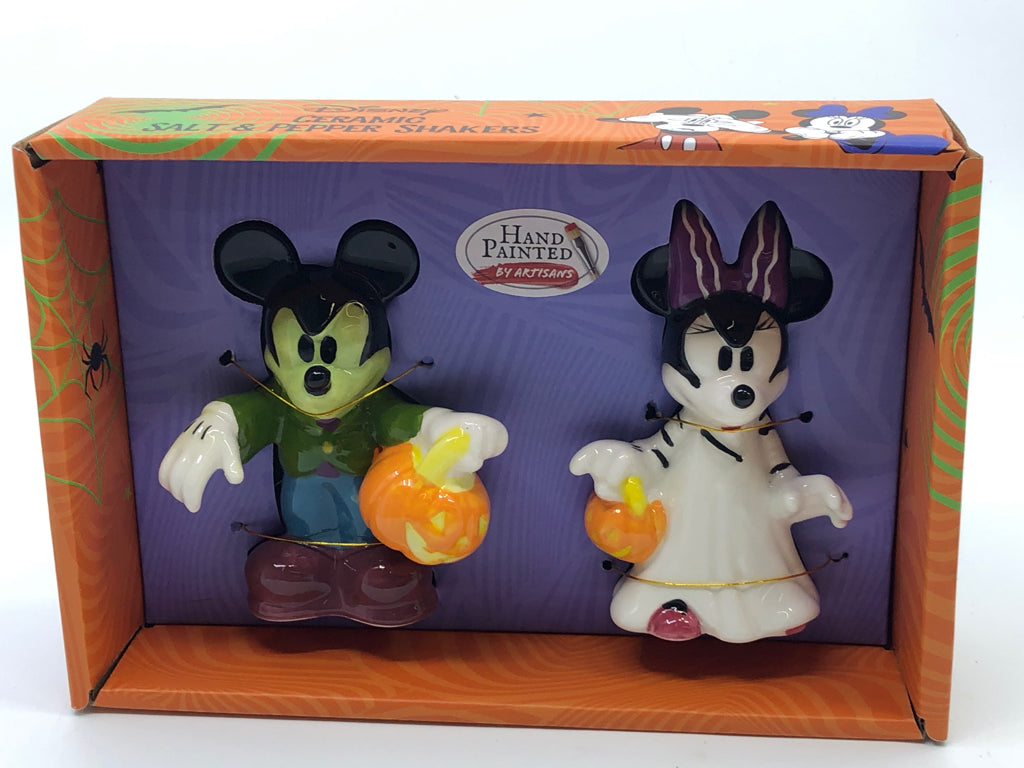 NIB MICKEY AND MINNIE SALT AND PEPPER SHAKERS.