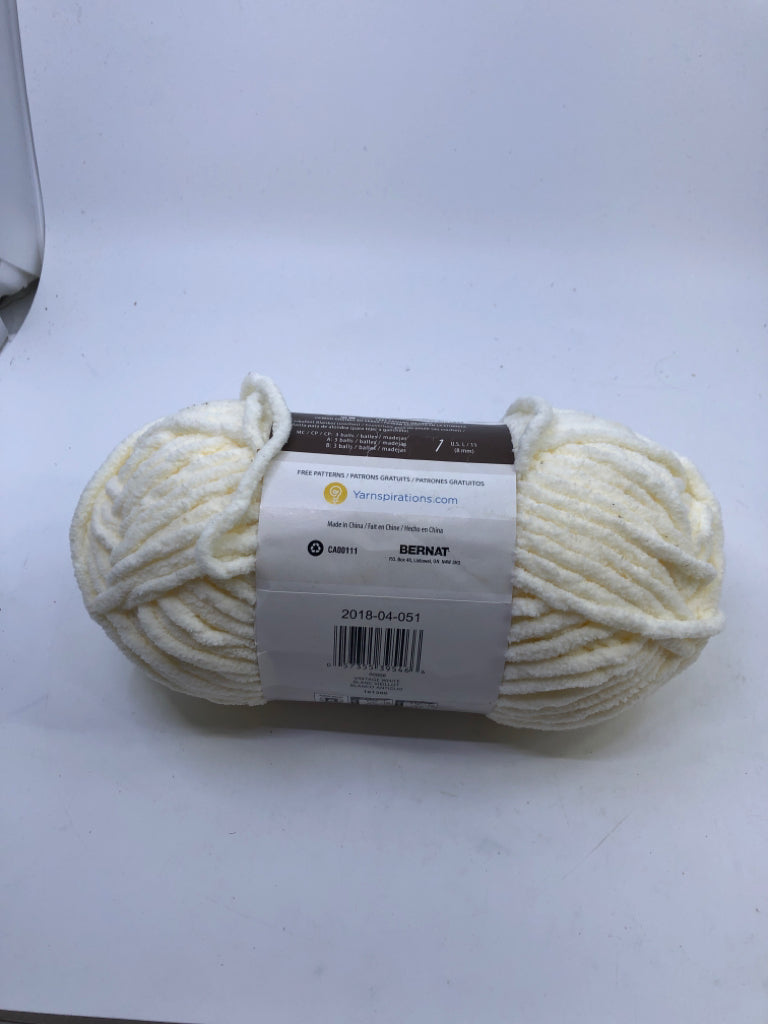 NIP BERNAT BLANKET CREAM YARN.