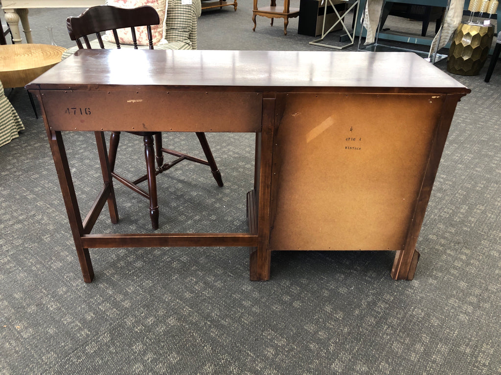 2PC MAHOGANY DESK W/3 DRAWERS ON SIDE & CHAIR.