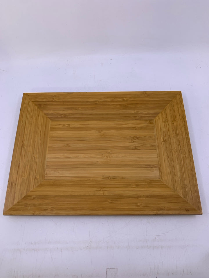BAMBOO RECTANGLE SERVING TRAY.