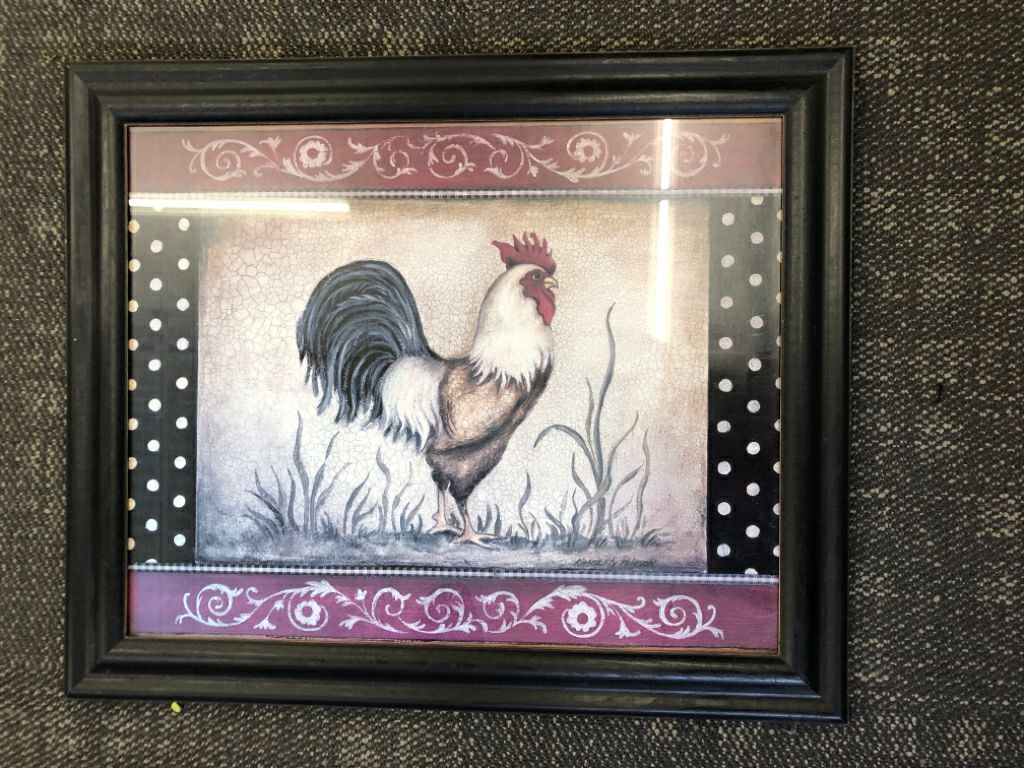 ROOSTER IN DK WOOD FRAME.
